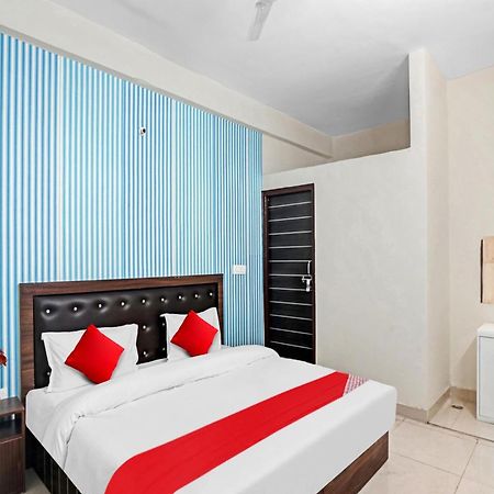 Hotel O Avs Hotel & Restaurant 노이다 외부 사진