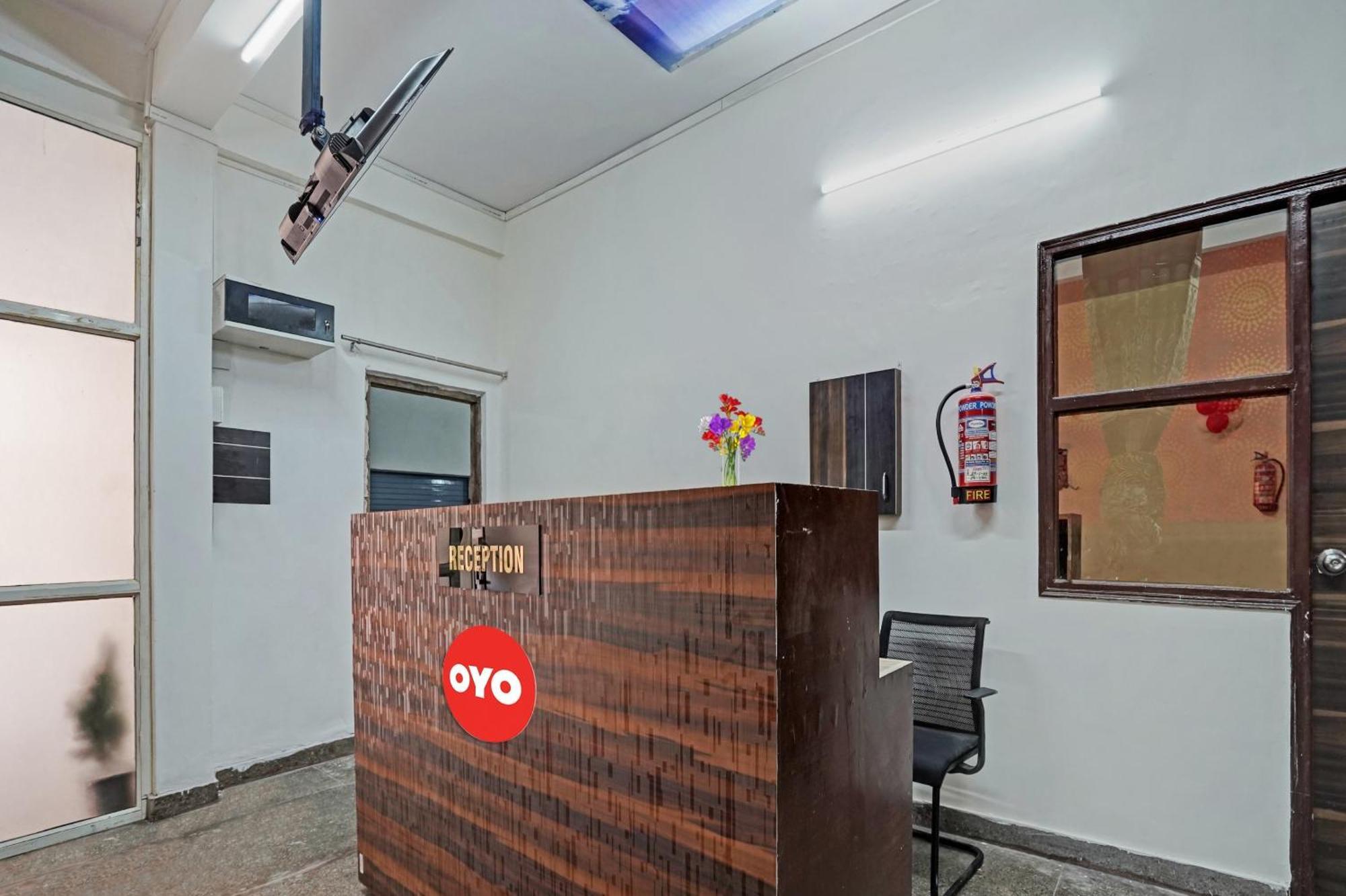 Hotel O Avs Hotel & Restaurant 노이다 외부 사진
