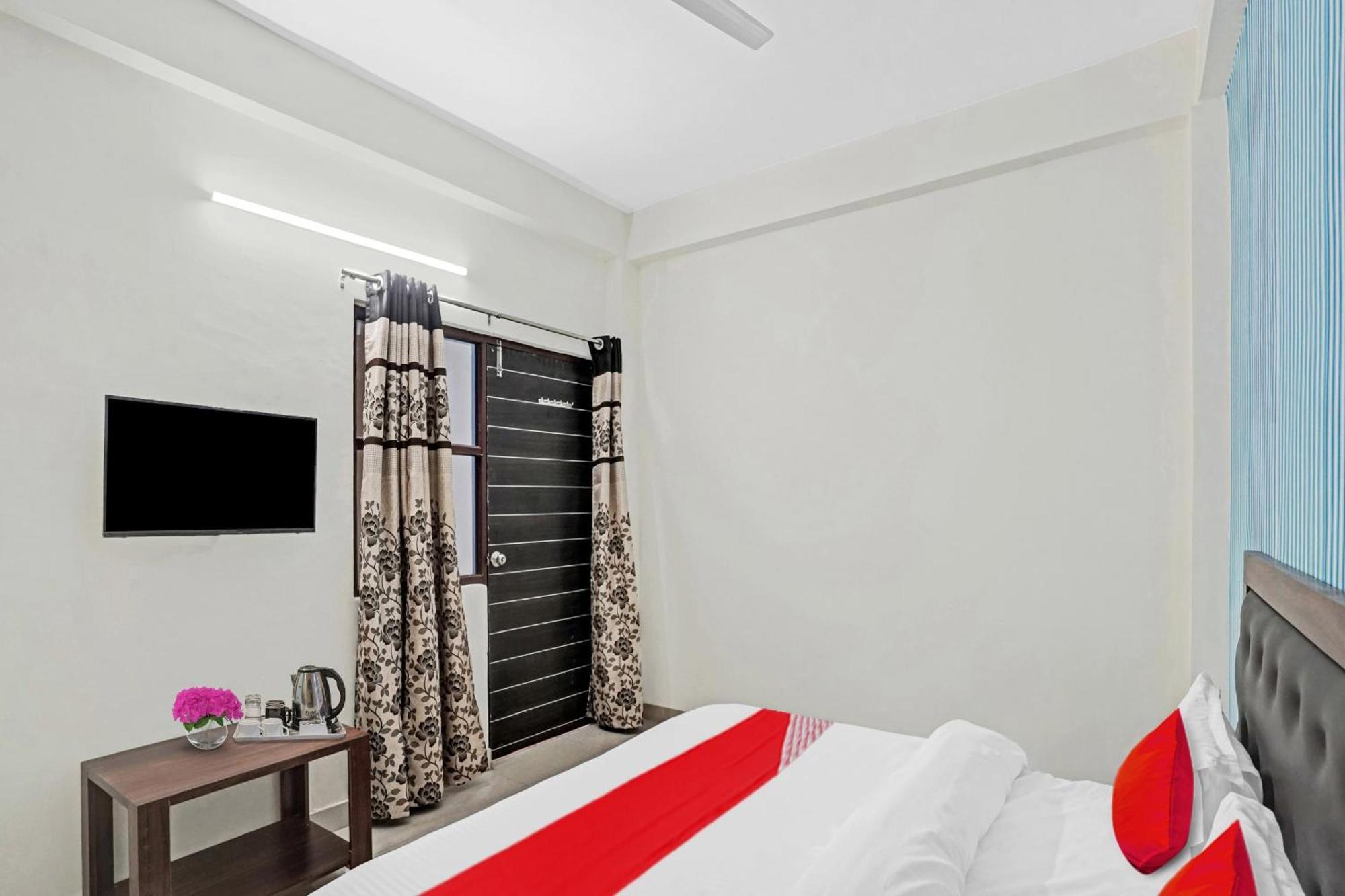 Hotel O Avs Hotel & Restaurant 노이다 외부 사진