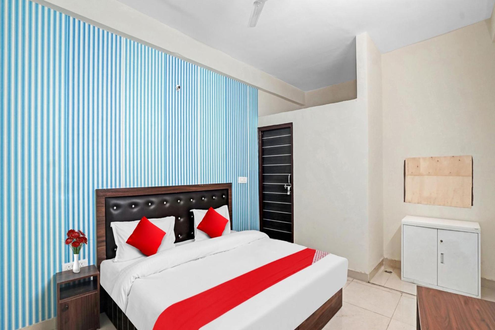 Hotel O Avs Hotel & Restaurant 노이다 외부 사진